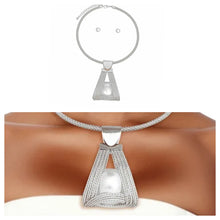 Load image into Gallery viewer, Pendant Silver Triangle Pearl Basket Necklace Set
