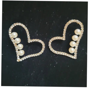 Rhinestone & pearl heart shaped earrings
