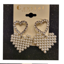 Load image into Gallery viewer, Heart pearl &amp; rhinestone earrings
